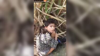 Desi Girl Caught Fucking Sugarcane Farm